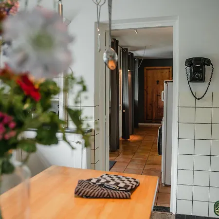 Tasteful In With Terrace Semesterbostad *