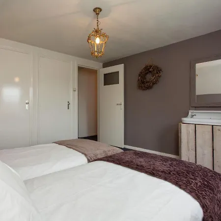 Semesterbostad Tasteful In With Terrace Leende